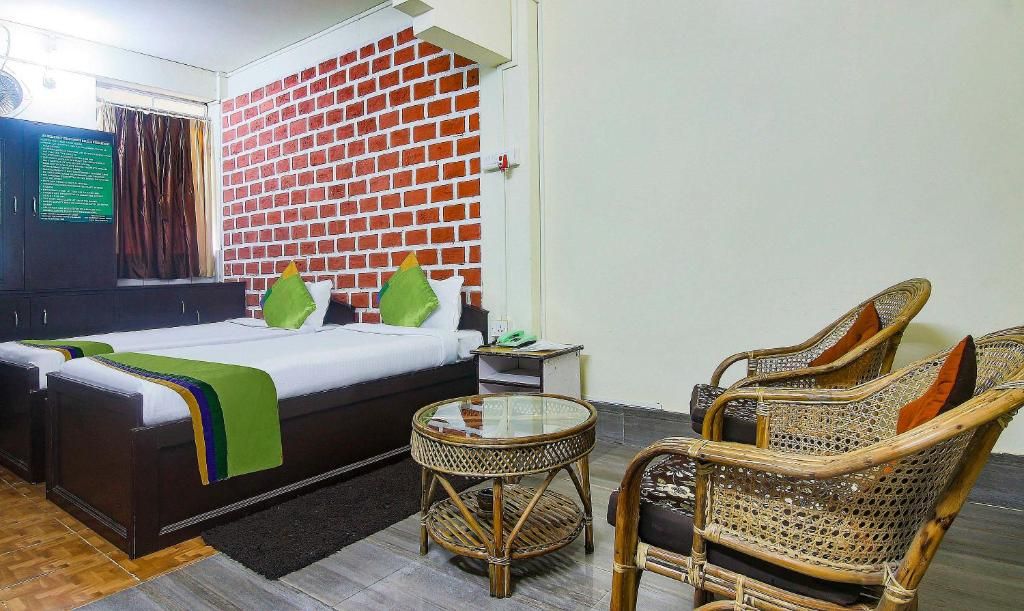 Treebo Trend JKR Residency Dhankheti Oak	 4