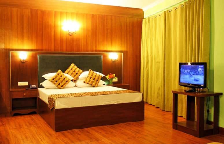 Lake View Room