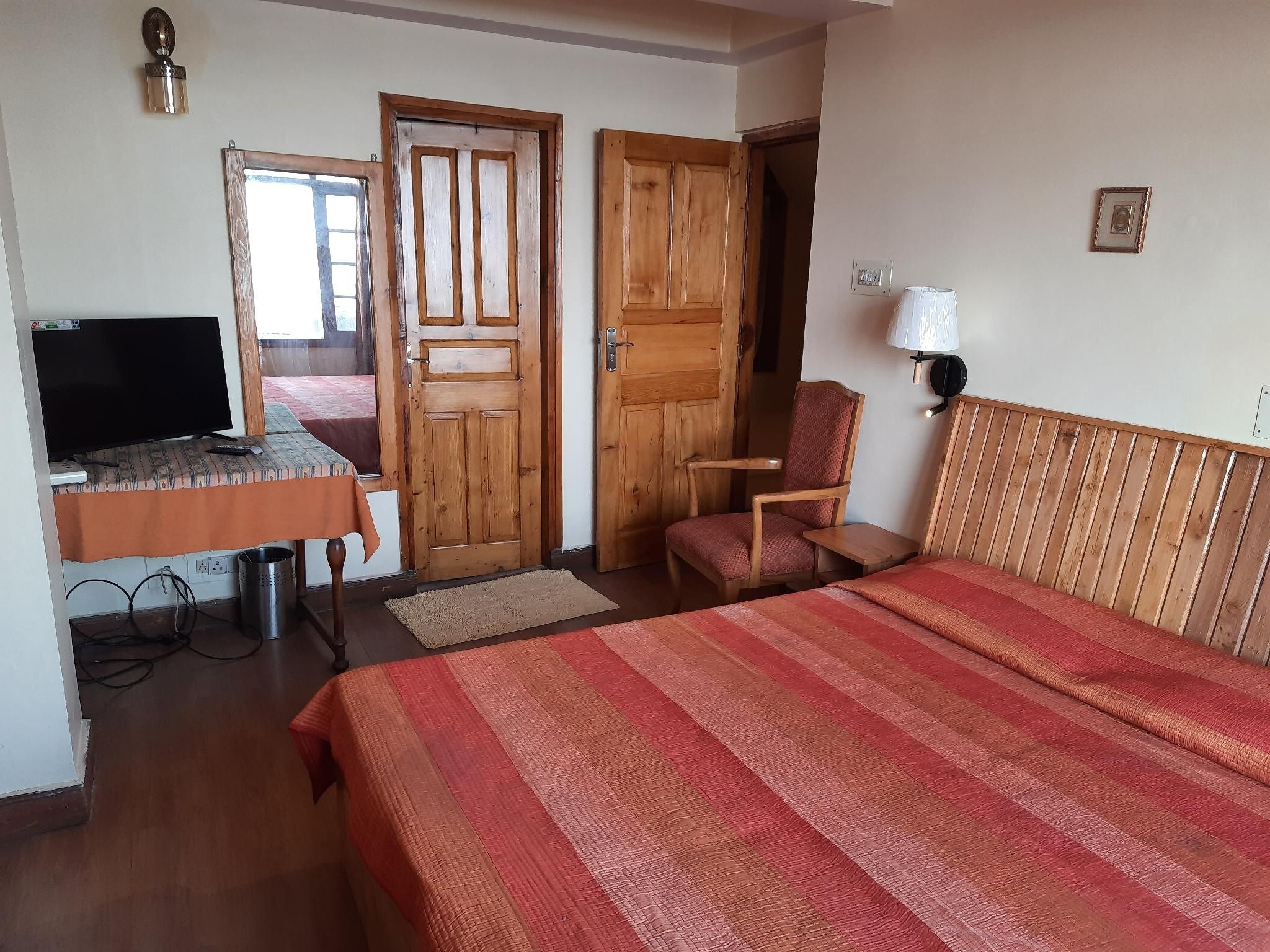 undefined Spars Lodge 8