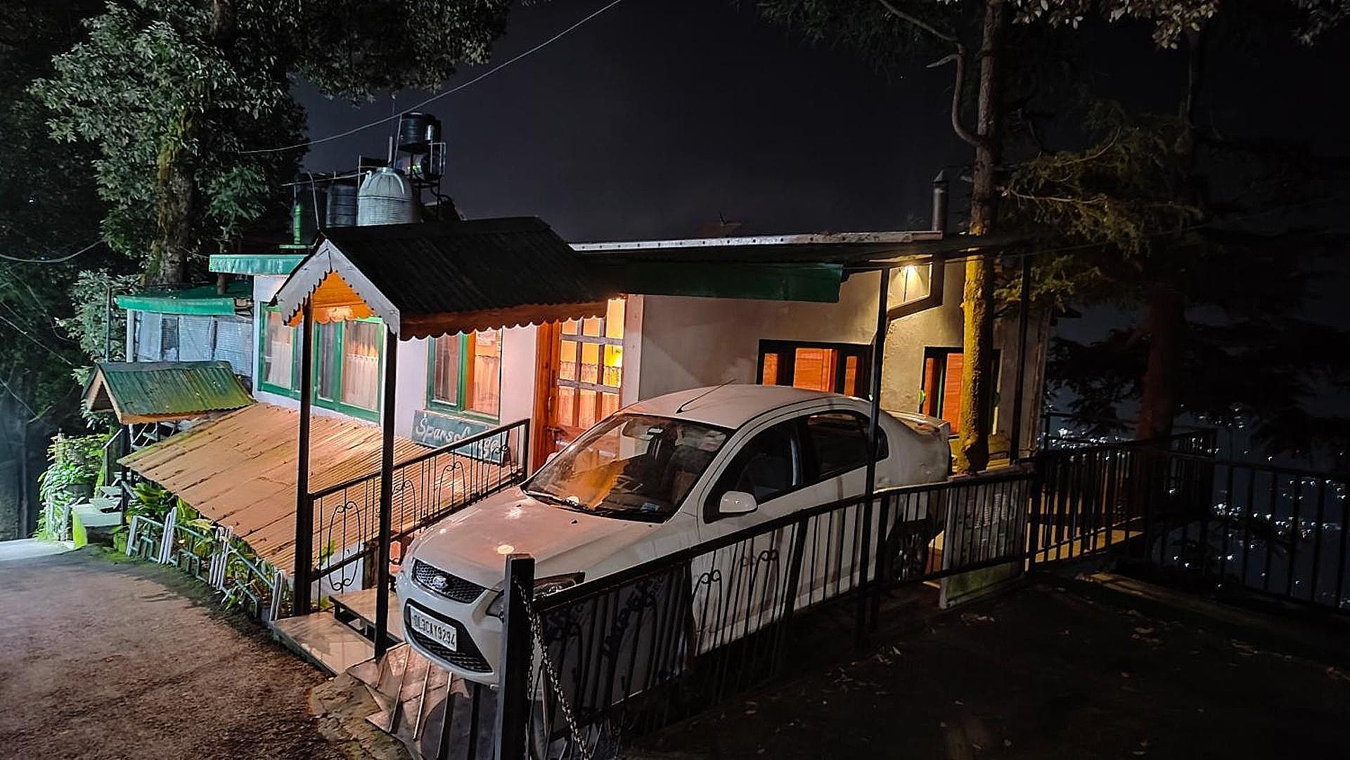 undefined Spars Lodge 7