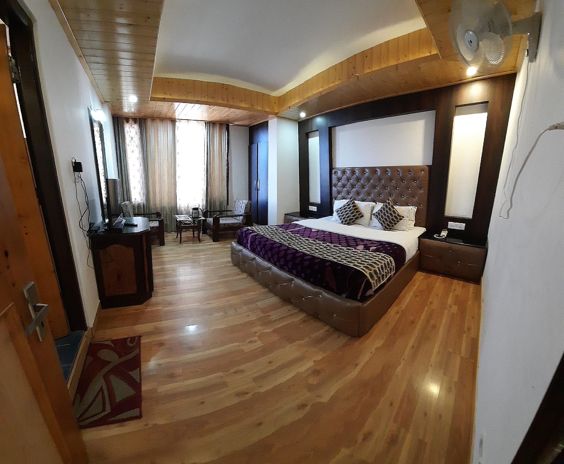Hotel Lords Regency