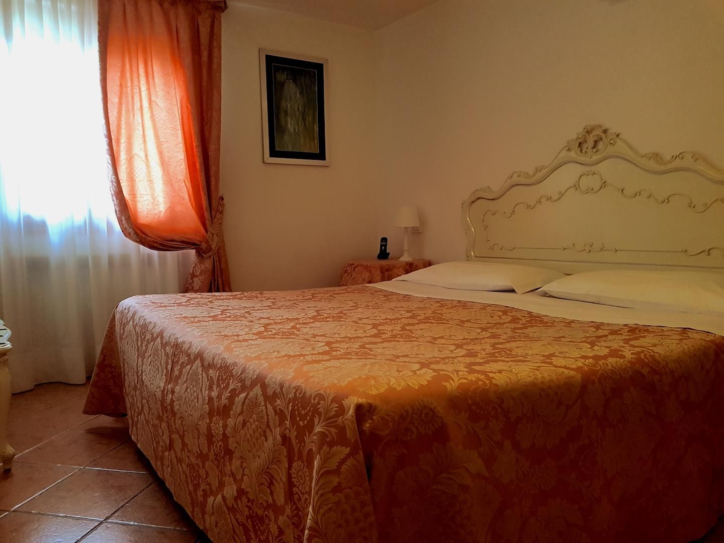 Double Room with Private External Bathroom