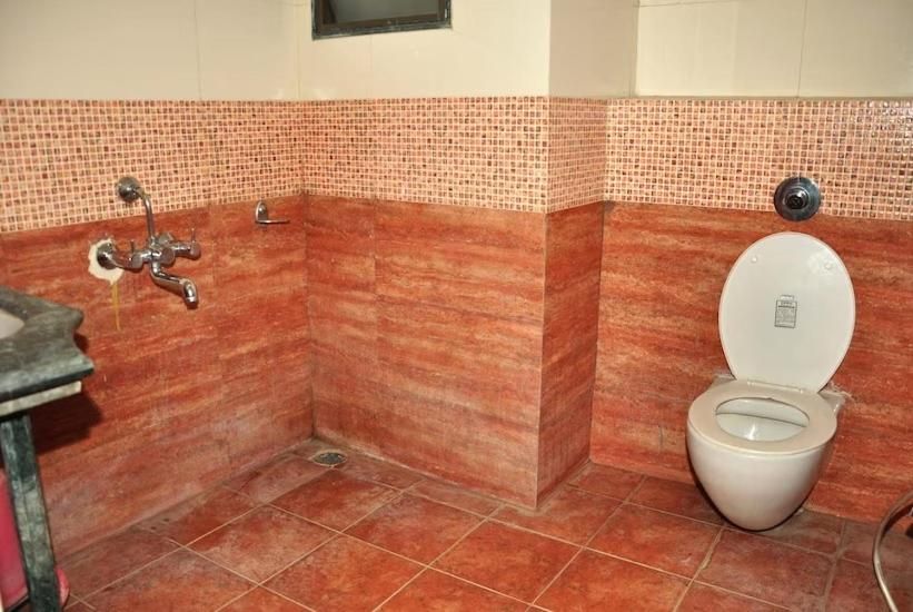 STANDARD FOUR BED NON.AC