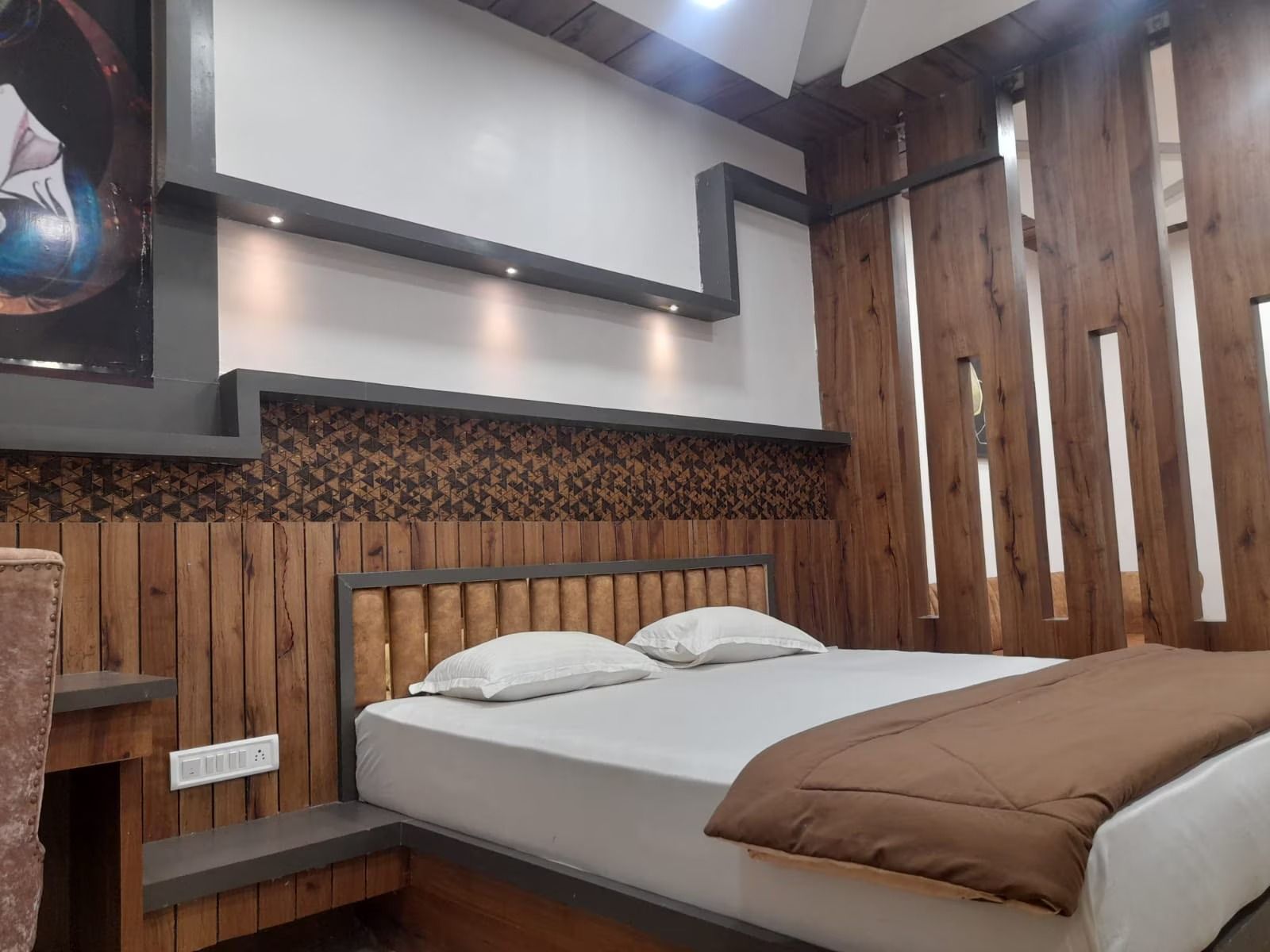 Hotel Green View Resort Deluxe AC