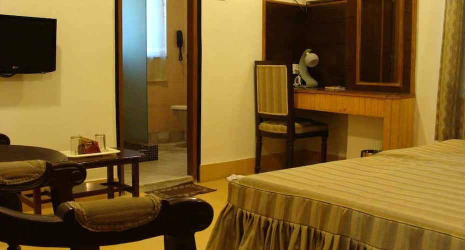 Hotel Green View Resort Deluxe AC 7