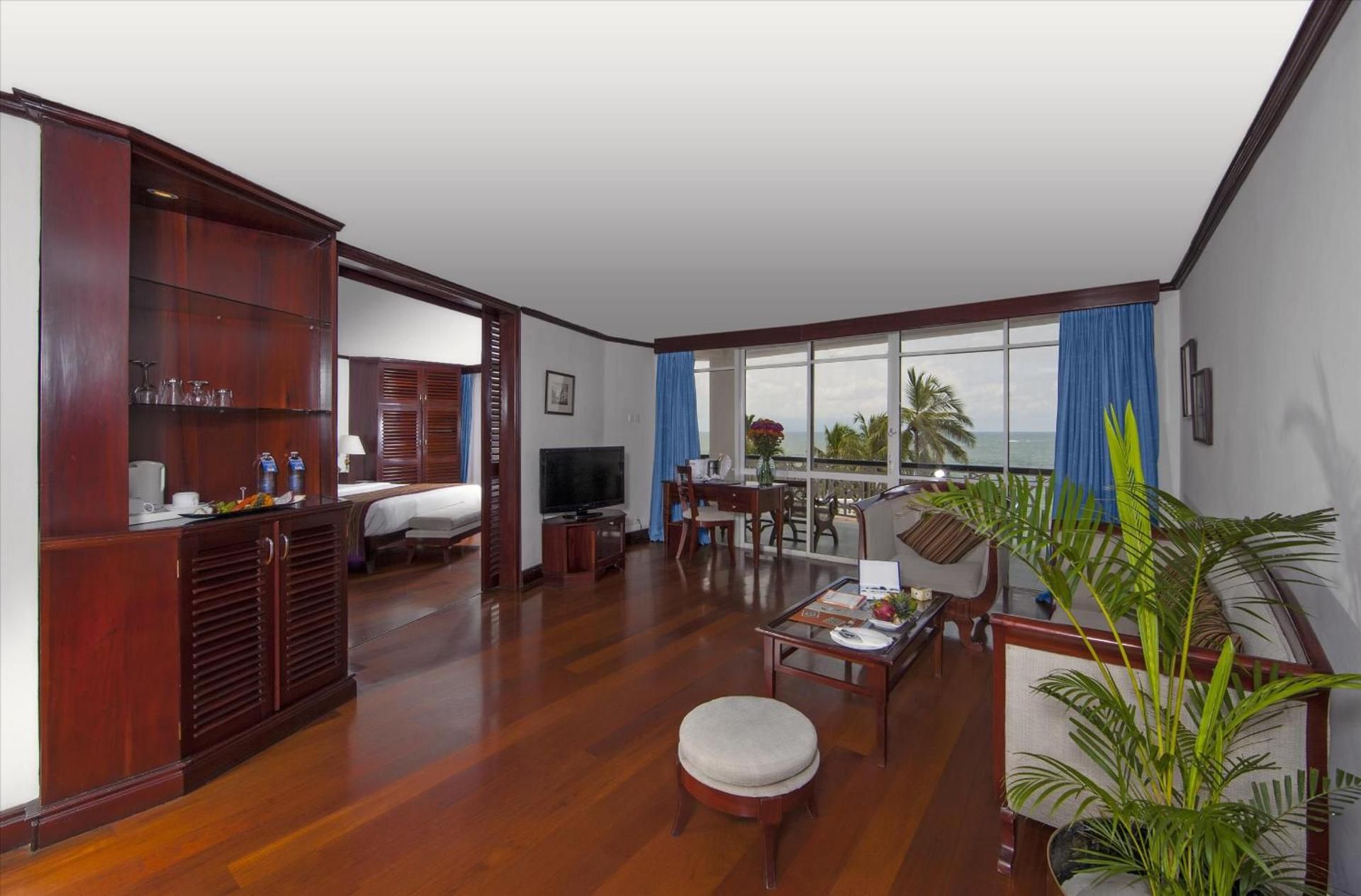 Direct Ocean view suite