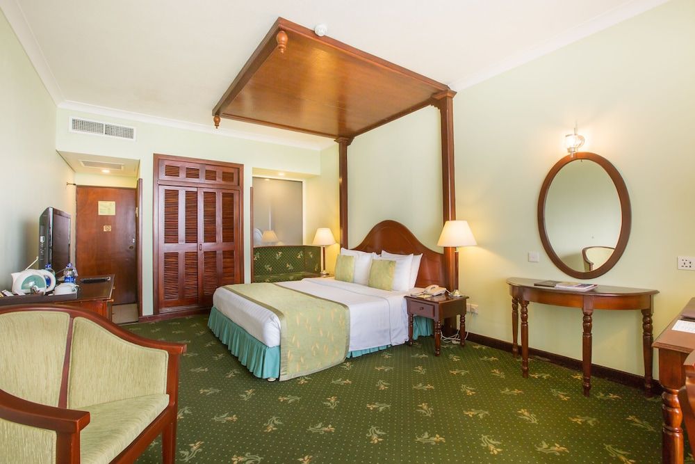 Mount Lavinia Hotel Direct Ocean View King 2