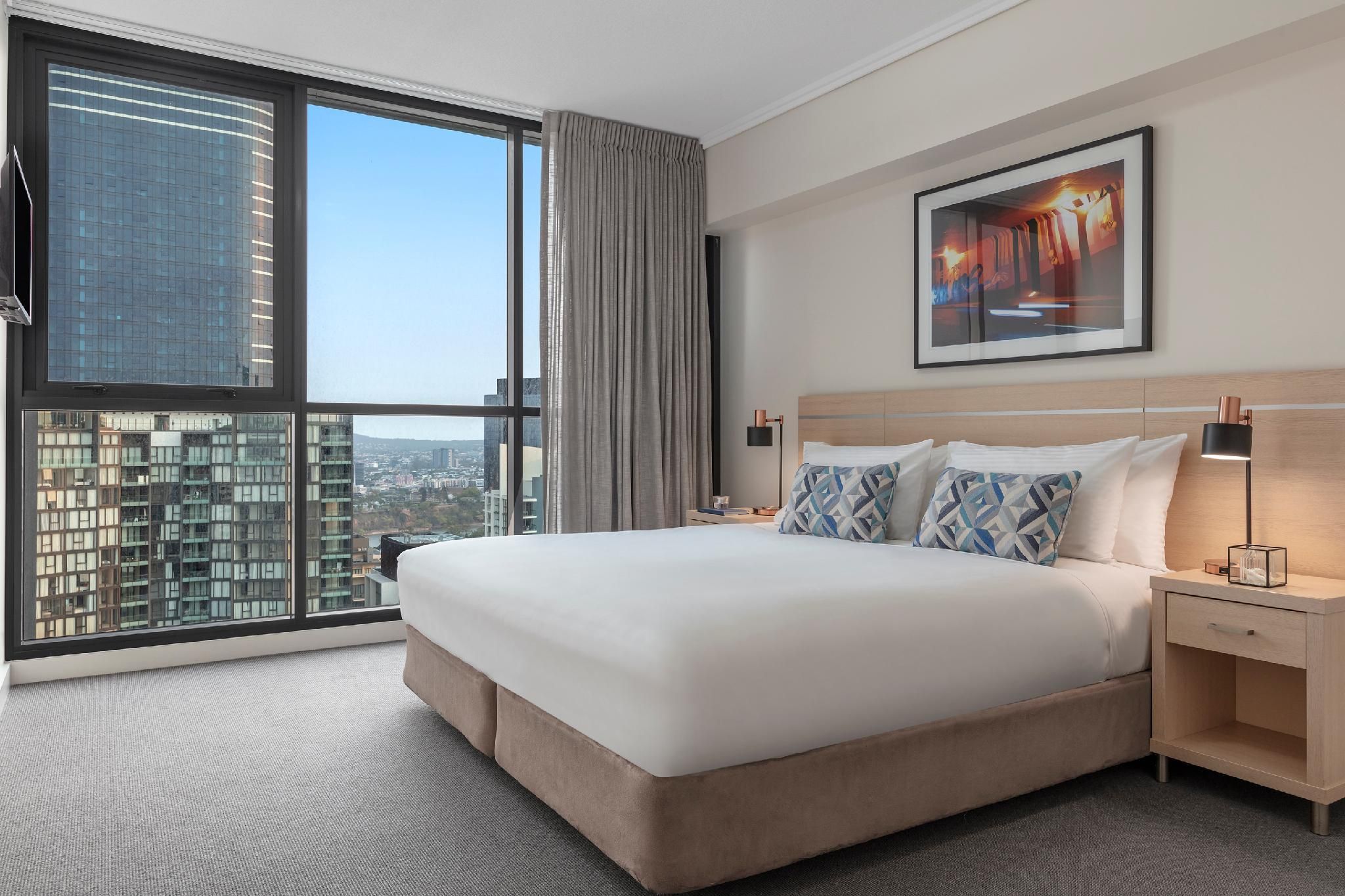 Oaks Brisbane on Charlotte Suites Executive 2-Bedroom Apartment