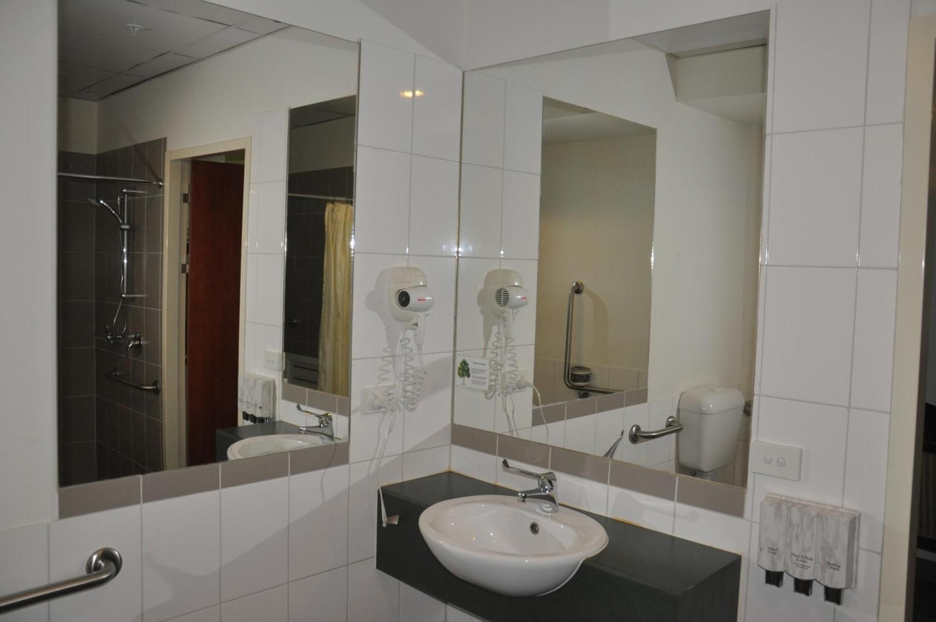 undefined YTI Garden Hotel 5