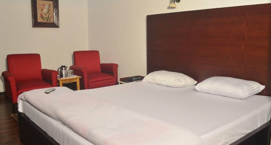 undefined Hotel Ashiana 5