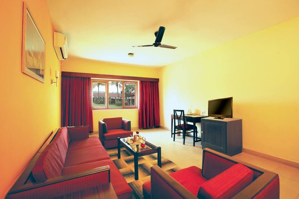 Executive Suite Living room