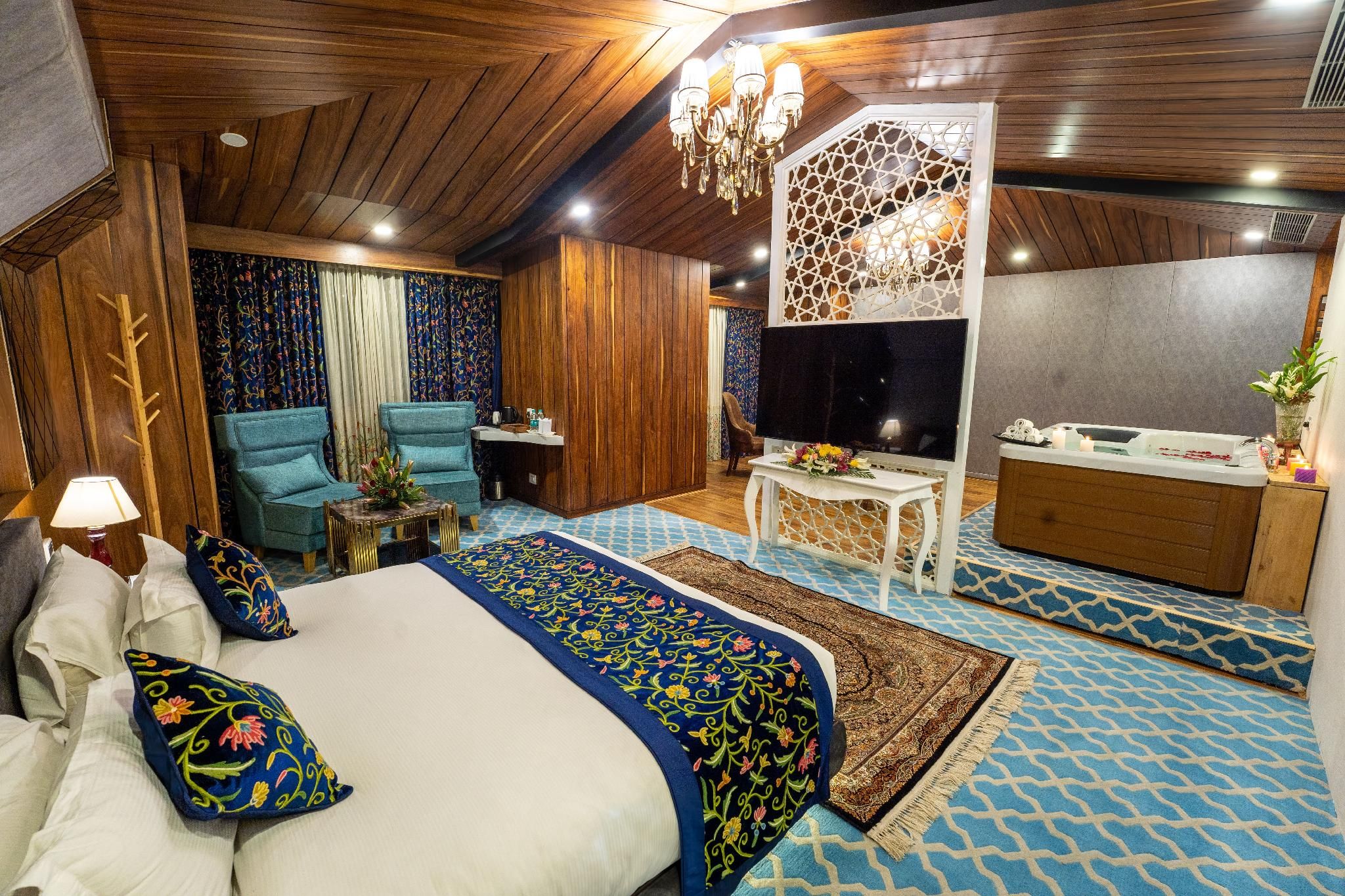 Honeymoon Suite