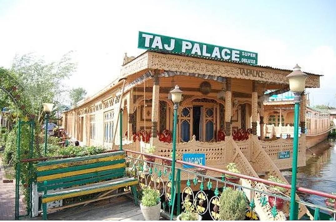 undefined Taj Palace Houseboat 7
