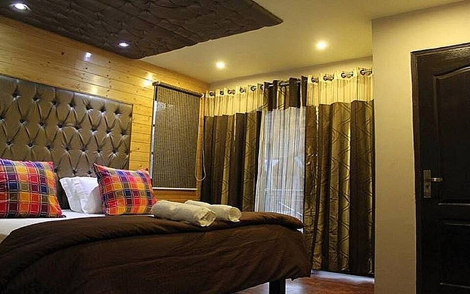 Cedrus By Evoke Resort Deluxe Room 8