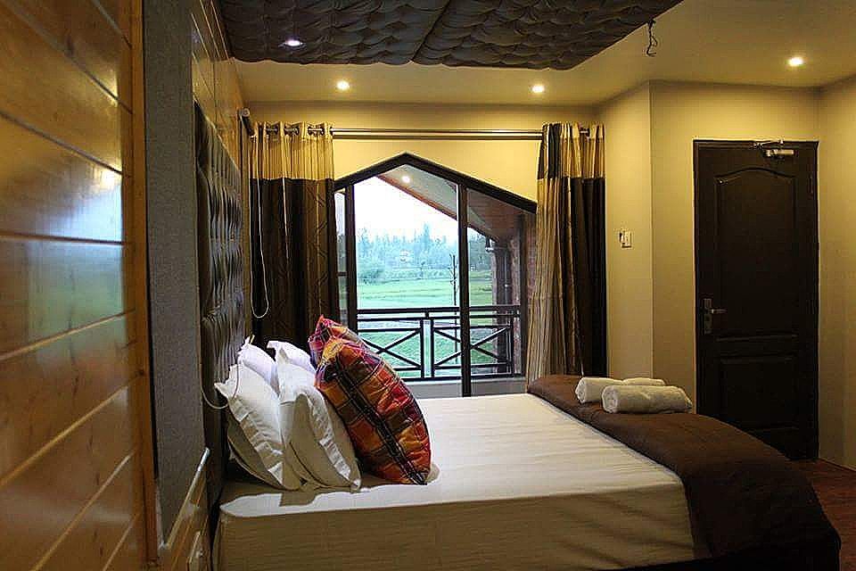 Cedrus By Evoke Resort Deluxe Room 4