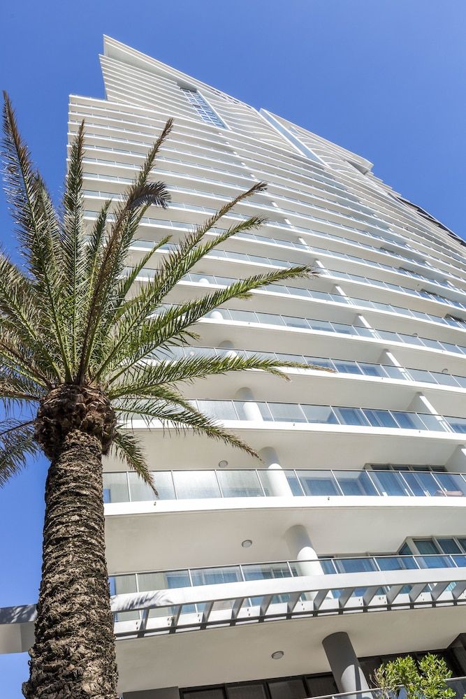 undefined Artique Surfers Paradise 2