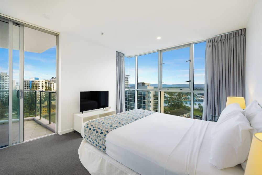 Artique Surfers Paradise 1 Bedroom Apartment 2
