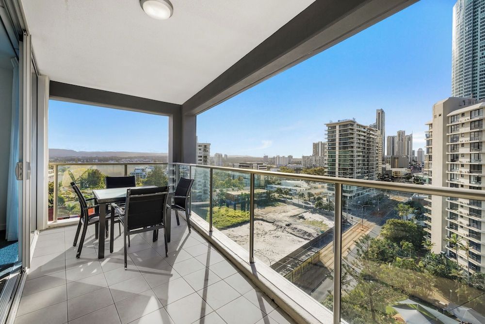 Artique Surfers Paradise 1 Bedroom Apartment 3