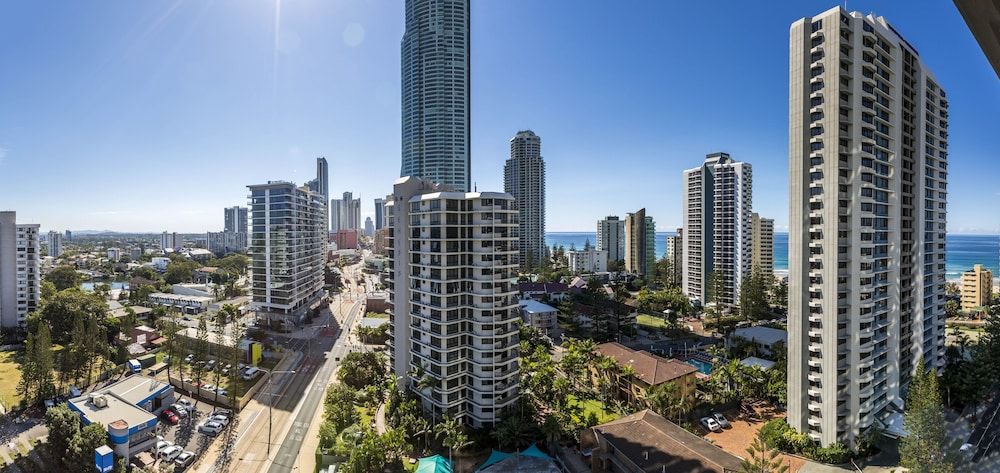 undefined Artique Surfers Paradise 4