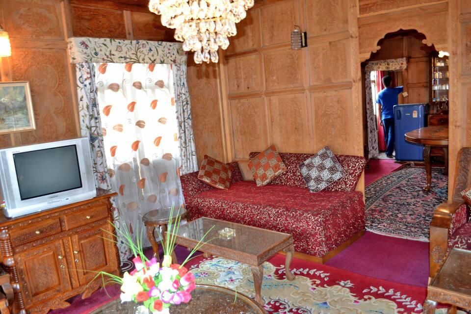 undefined Hunza Houseboat 6