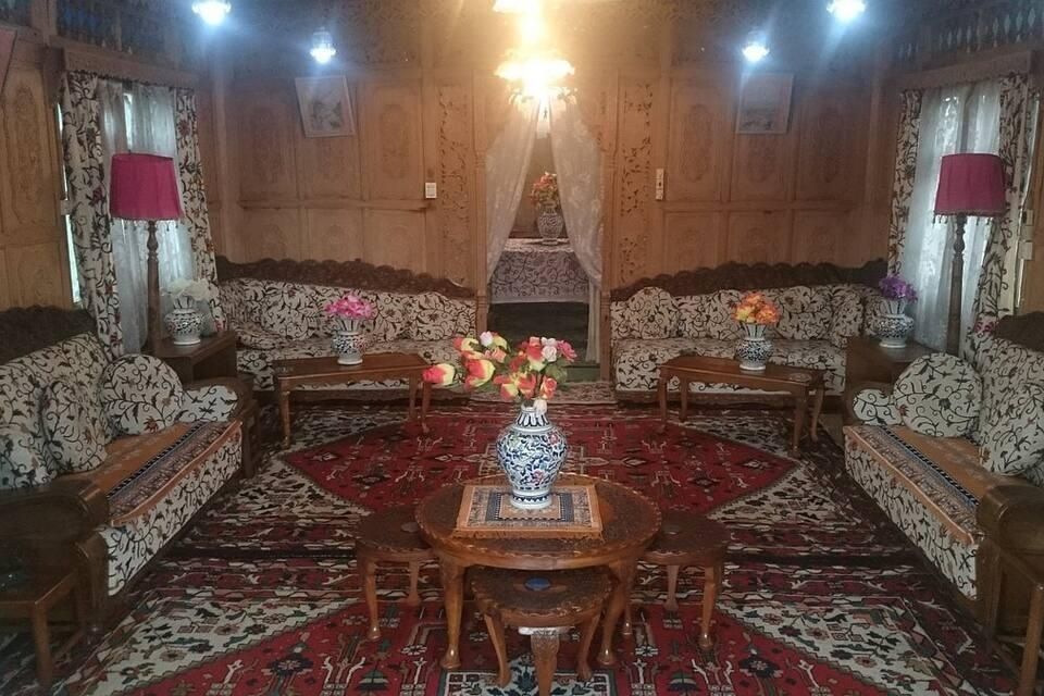 undefined Shabistan Houseboat