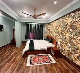 undefined Hotel Posh I Mall 10