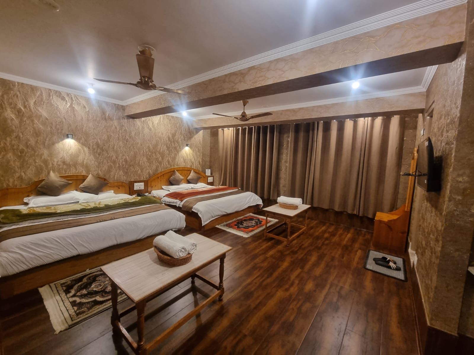 undefined Hotel Posh I Mall 5