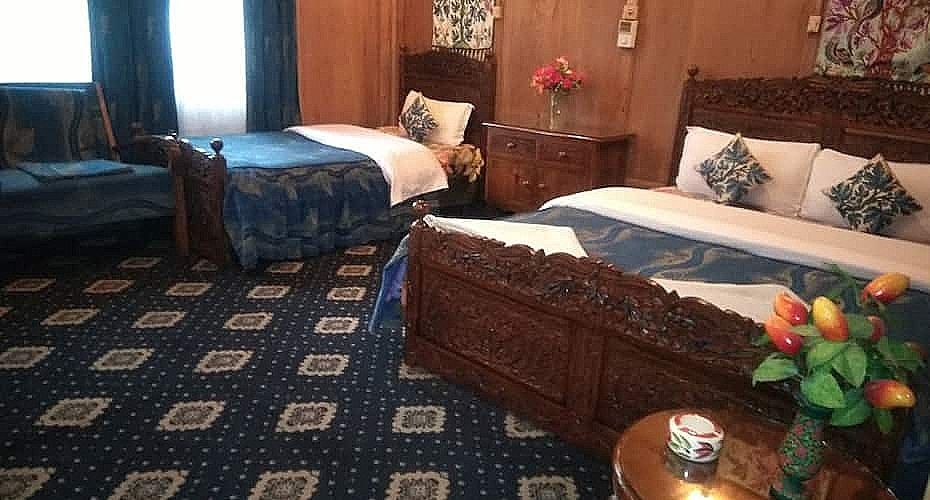 undefined Snow Goose Houseboat 5