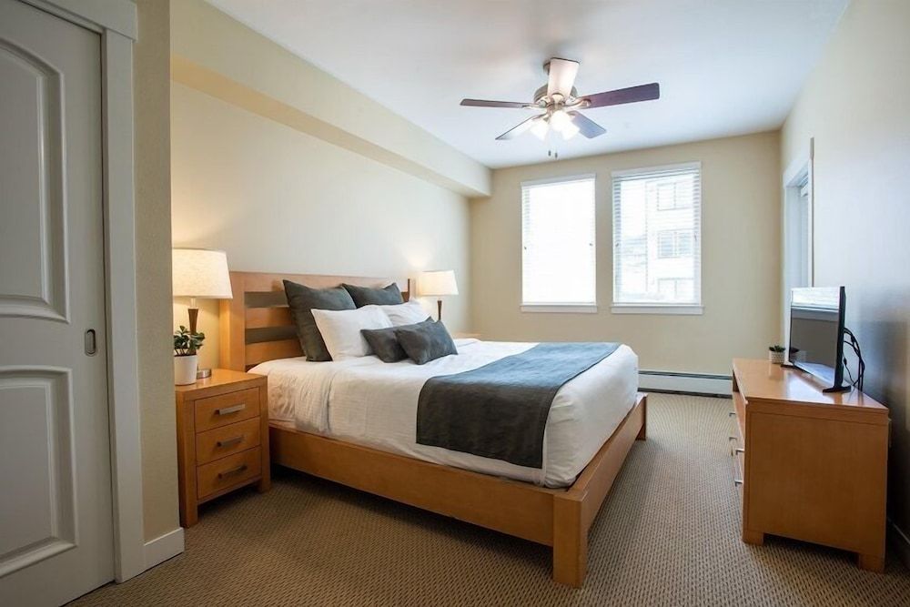 Fraser Crossing Founders Pointe Condo, 1 Bedroom, Kitchen (Select) 2