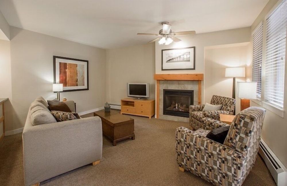 Fraser Crossing Founders Pointe Condo, 1 Bedroom, Kitchen (Value) 3