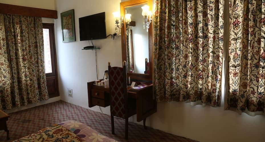 Hotel Shahenshah Palace Economy Room 2