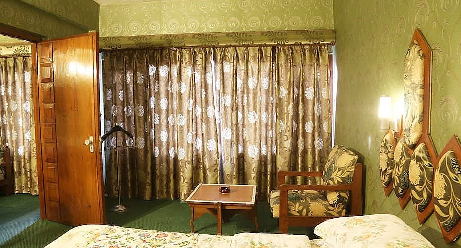 Hotel Shahenshah Palace Premier Room Lake Facing 8