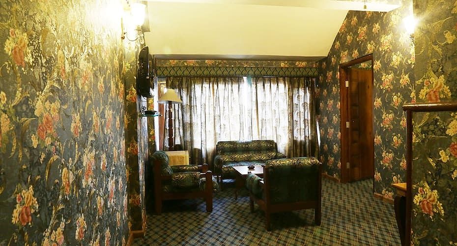 Hotel Shahenshah Palace Premier Room Lake Facing 9