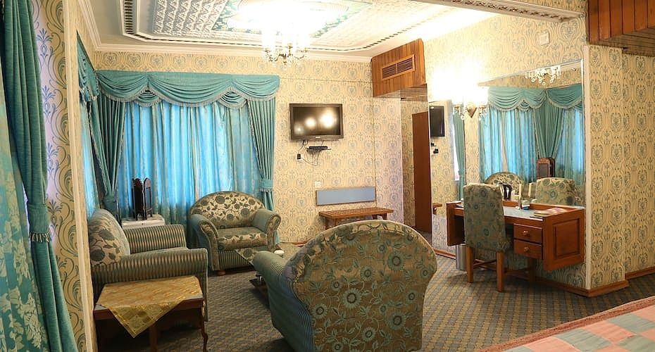 Hotel Shahenshah Palace Premier Room Lake Facing 7