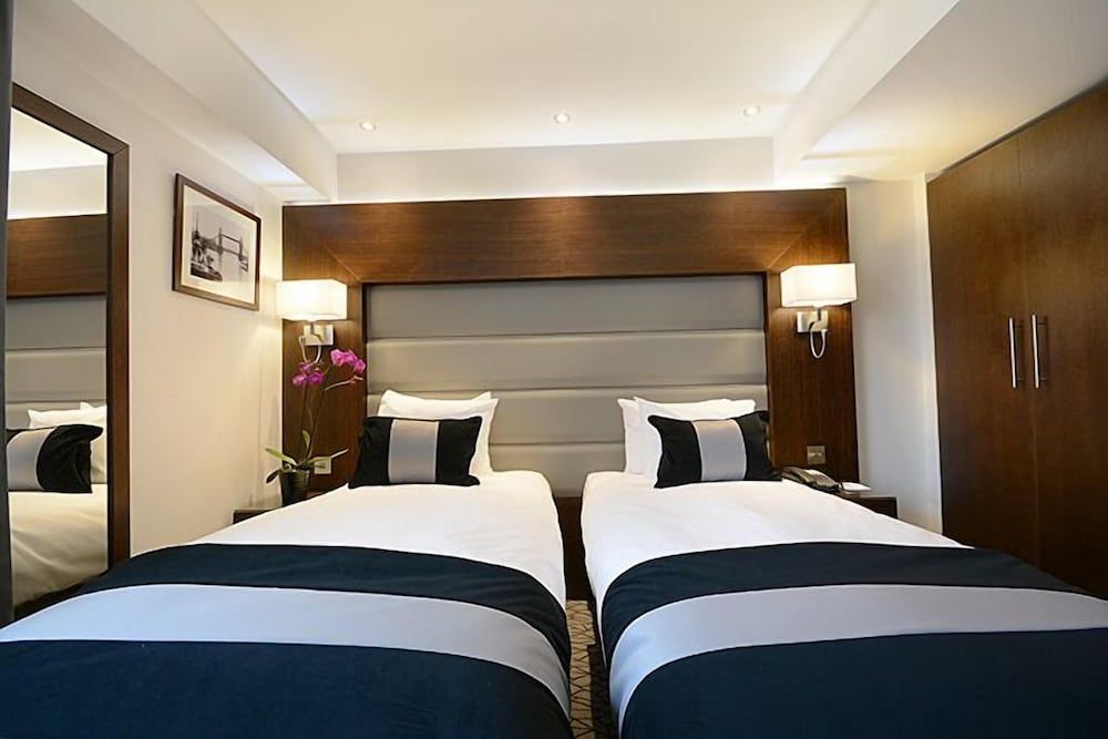 undefined Paddington Court Rooms 8