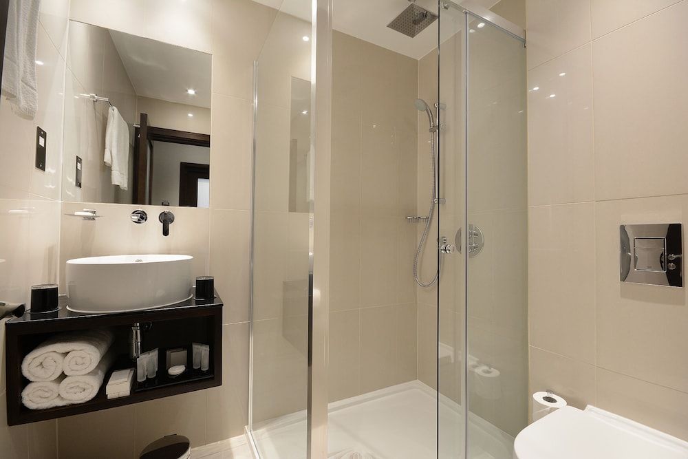 Paddington Court Rooms Deluxe Single Room 4