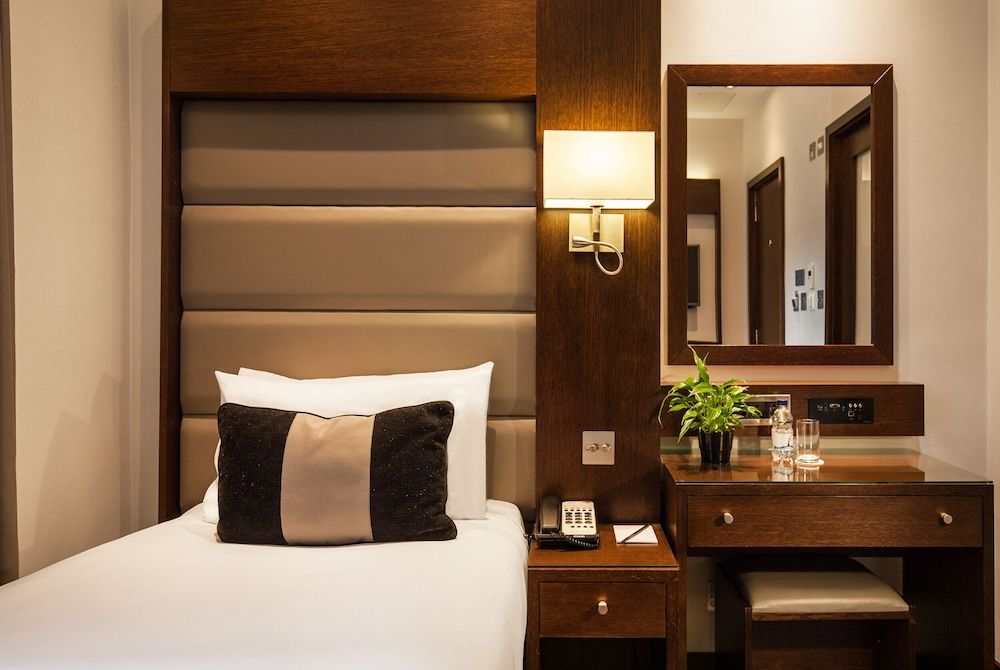 Paddington Court Rooms Deluxe Single Room 3