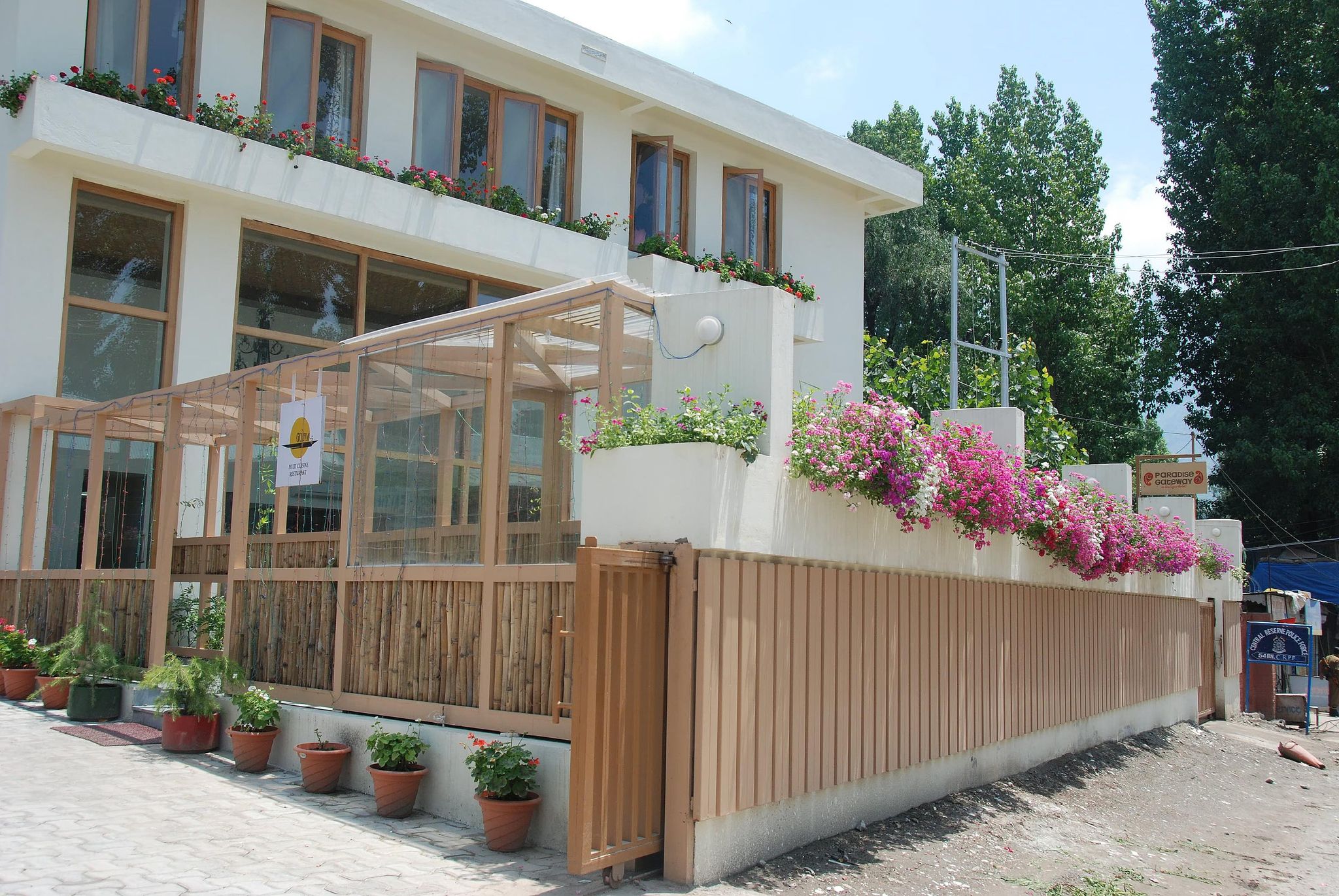 undefined Paradise Gateway Luxury Living 2