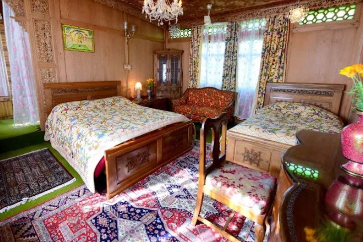 undefined Royal Group of Super Deluxe Houseboats 4