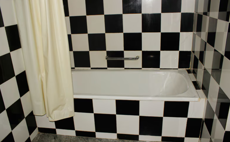 Hotel Bessota International Deluxe AC 6