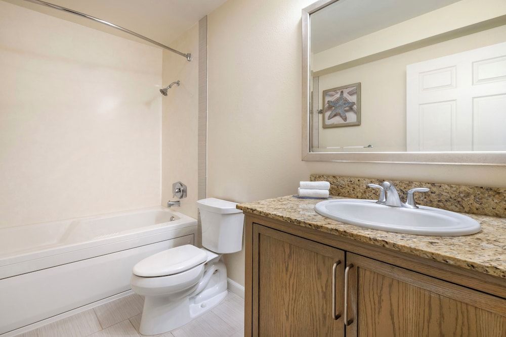 Hilton Vacation Club Riviera Beach & Shores 1 Bedroom Ocean View King Suite with Balcony 8