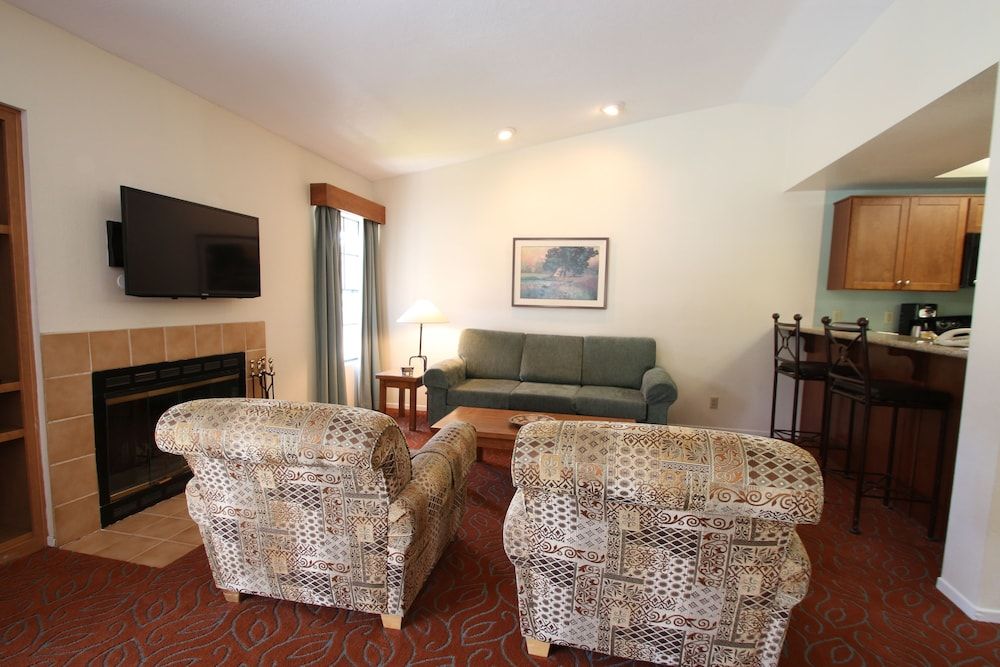 Riviera Oaks Resort Room, 1 Bedroom, Kitchen 8