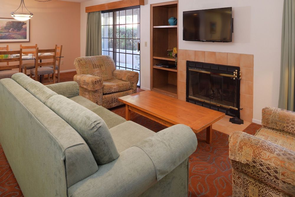 Riviera Oaks Resort Room, 2 Bedrooms, Kitchen 6