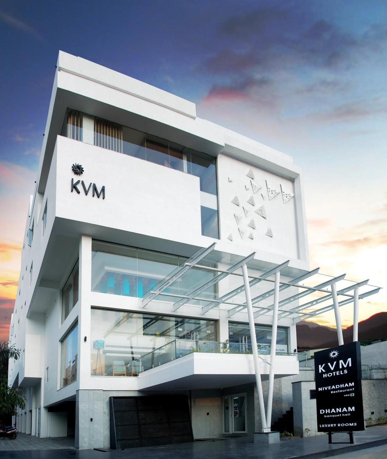 KVM Hotel 4