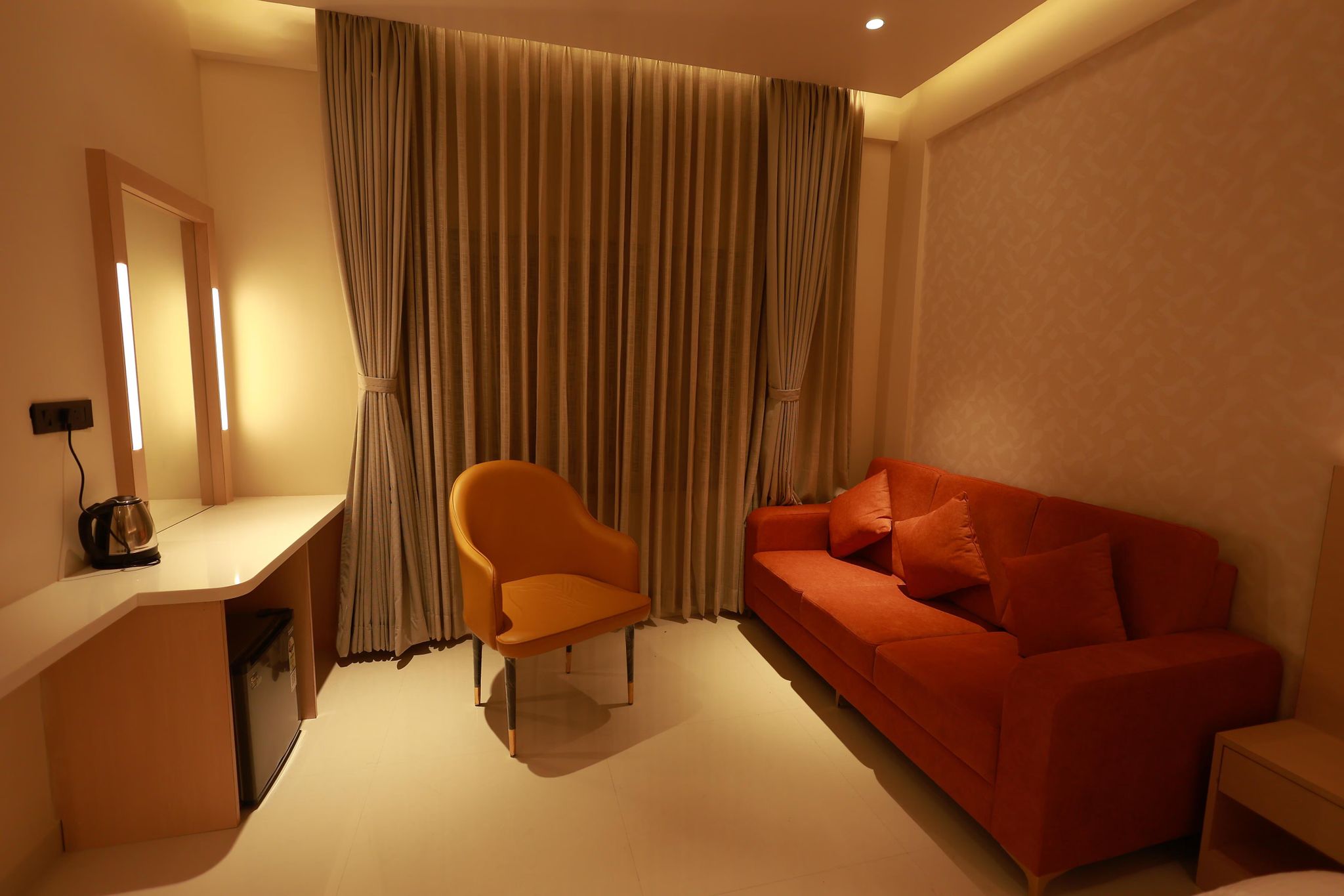 SUITE ROOM
