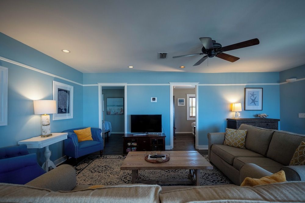 Elizabeth Pointe Lodge Cottage, Beach View 13