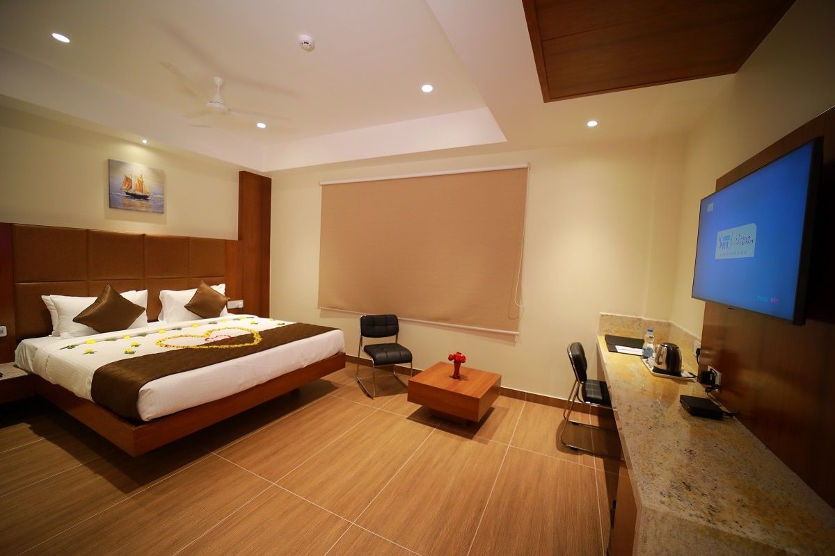 Executive Hill View Room