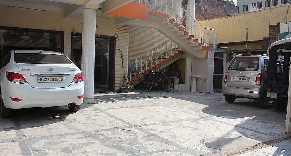 undefined Hotel Gulmohar Palace 4