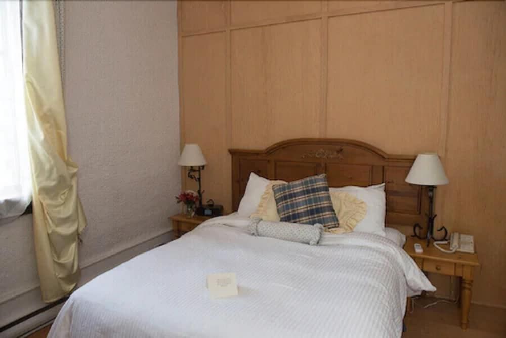 Benmiller Inn & Spa Classic Room, 1 Queen Bed 3