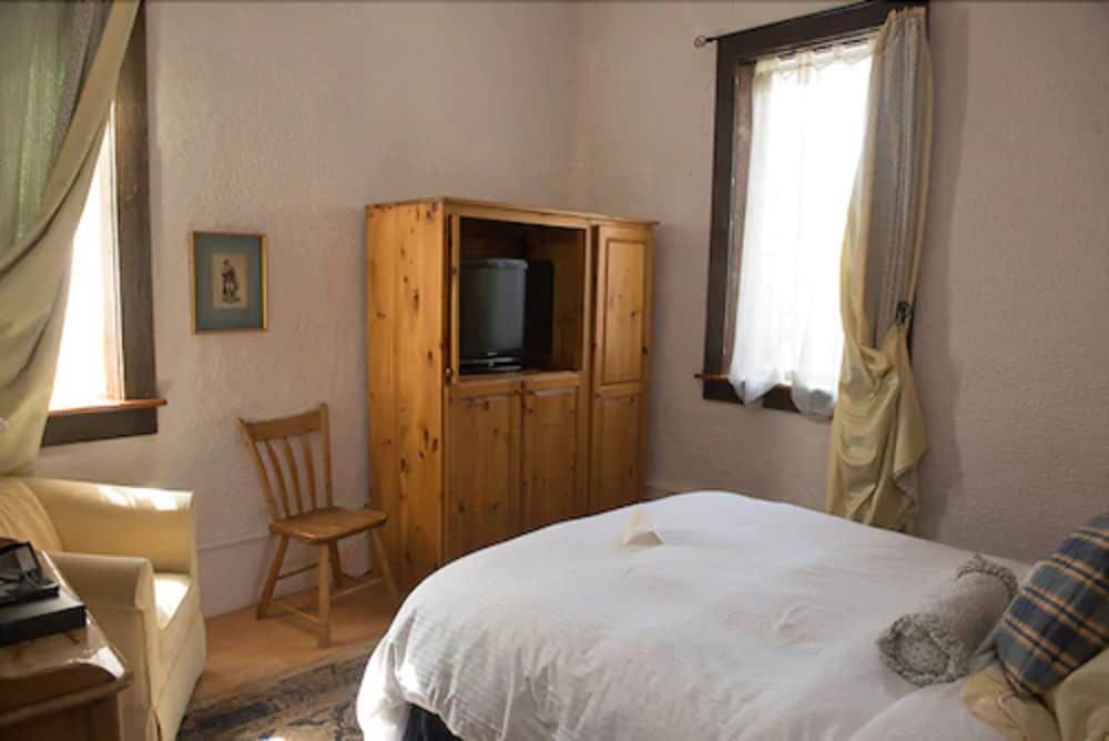 Benmiller Inn & Spa Classic Room, 1 Queen Bed 2